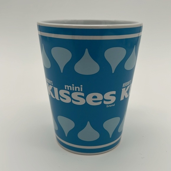 Hershey's Collectible Mini Kisses Blue/White
Mug from Galerie - Picture 2 of 10